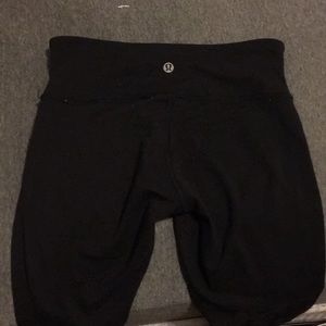 Black lululemon leggings